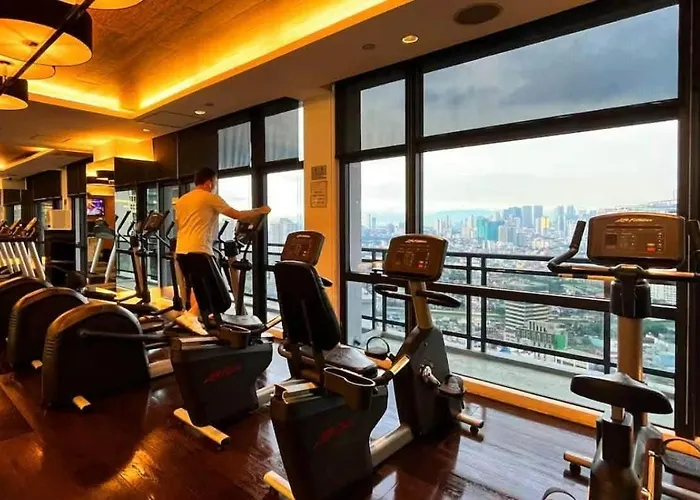 Hotel The Gramercy Staycation Makati 5*
